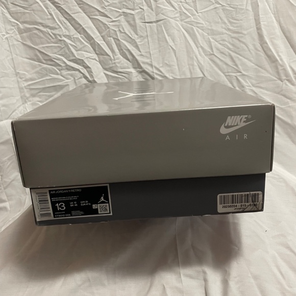 Air Jordan retro 11 Cool Grey 2021 size 13 - Picture 7 of 7